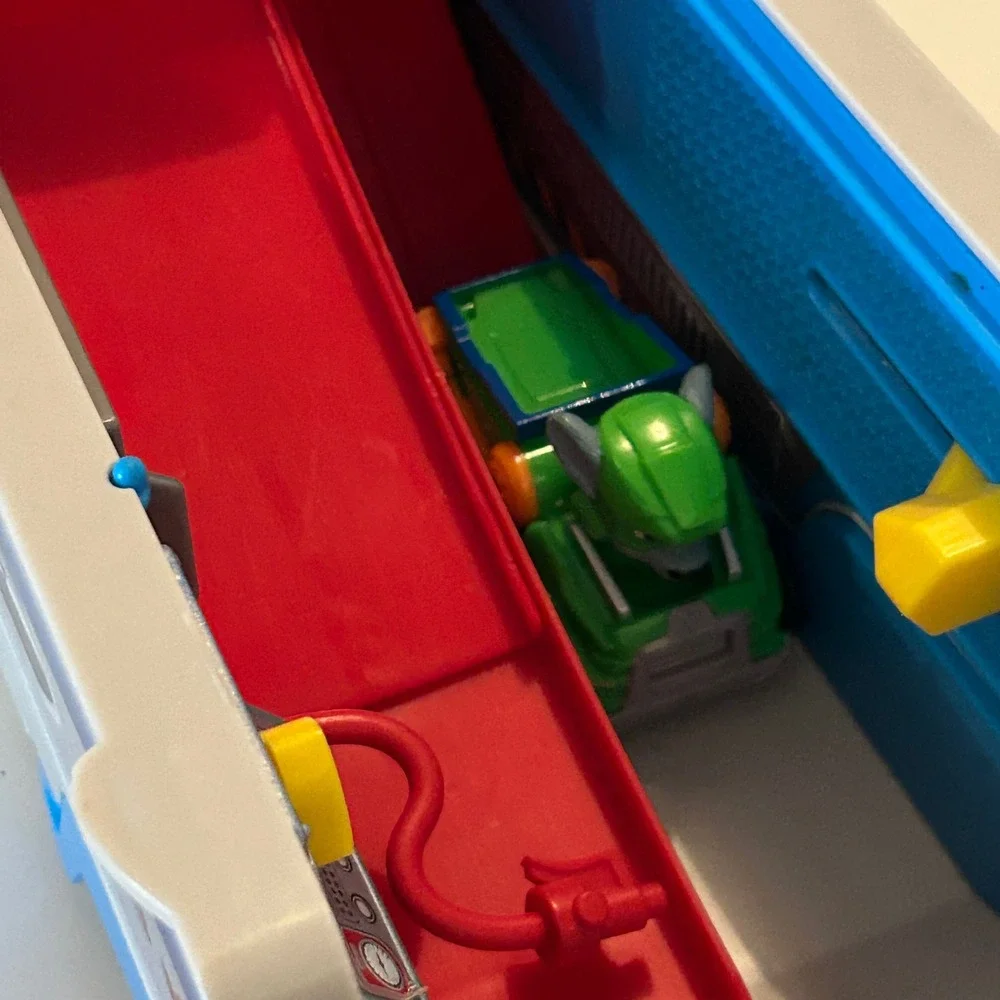 Paw Patrol Launch N Haul Patroller 2-in-1 Transforming Playset 7 Vehicles